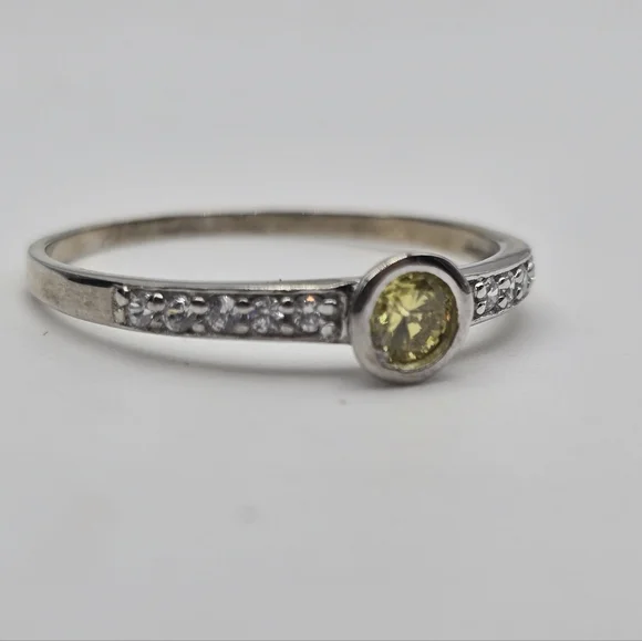 Sterling Silver Ring With Yellow Stone - Picture 3 of 8